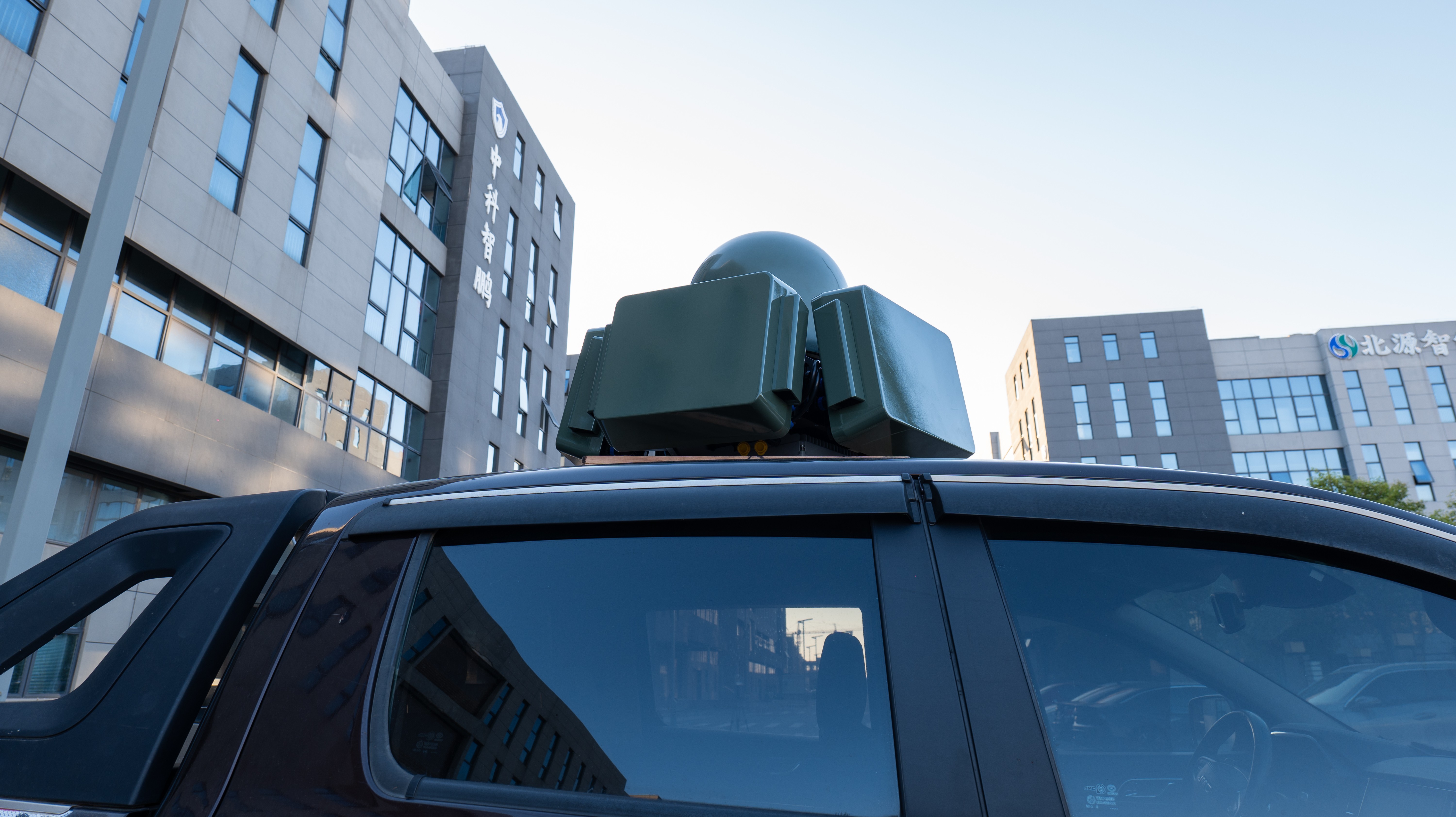 Drone Signal Detection And Jamming On Vehicle Mounted Automatic System